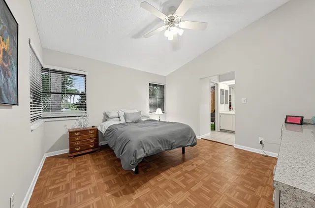 Residence photo 30