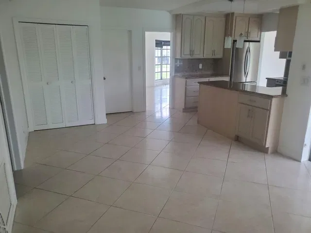  Residence photo 5