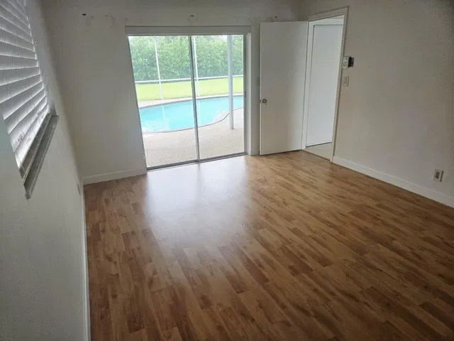  Residence photo 8