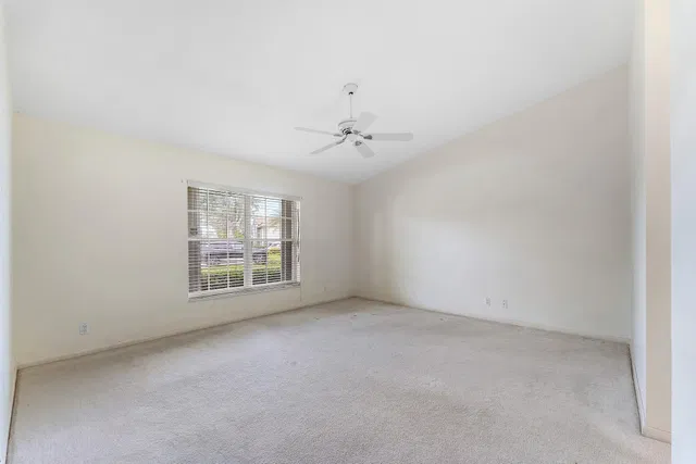  Residence photo 32
