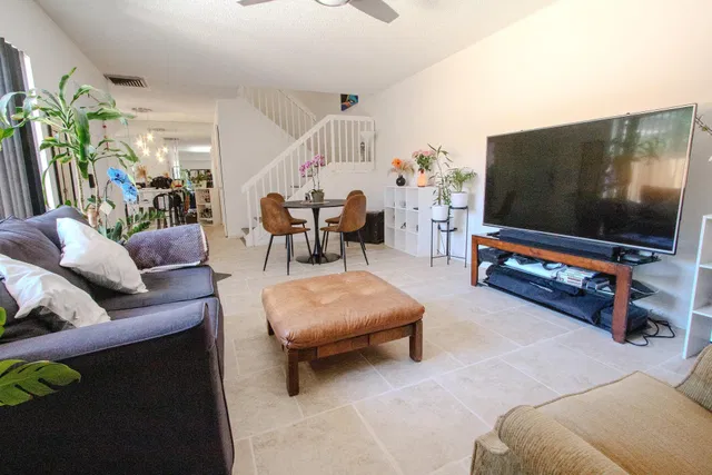  Residence photo 5