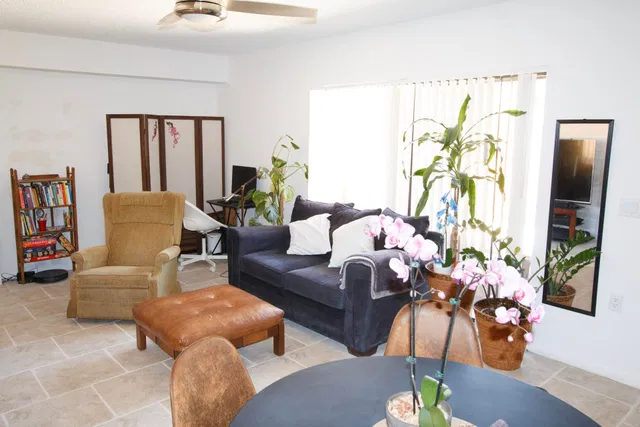  Residence photo 6