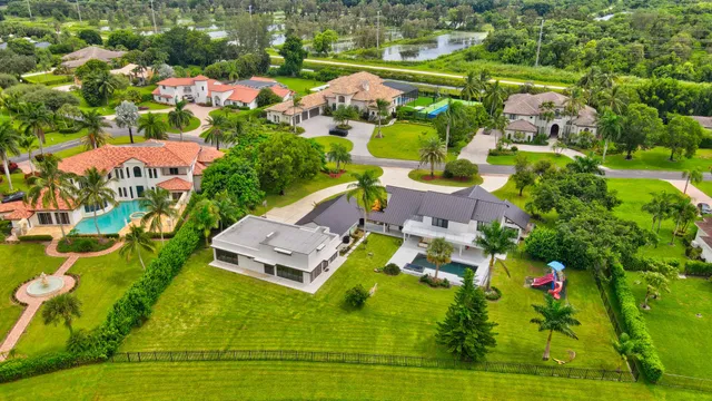 Residence photo 2