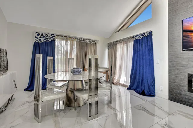 Residence photo 50