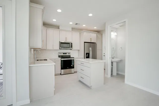  Residence photo 24