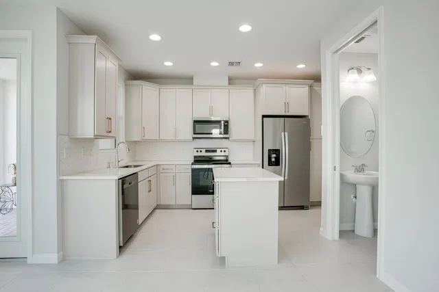  Residence photo 26