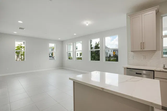  Residence photo 33