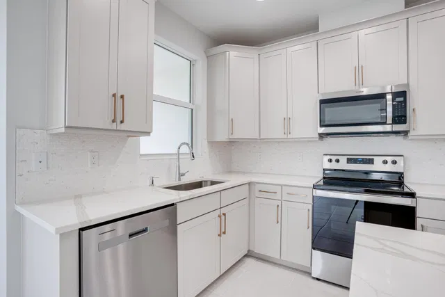  Residence photo 35