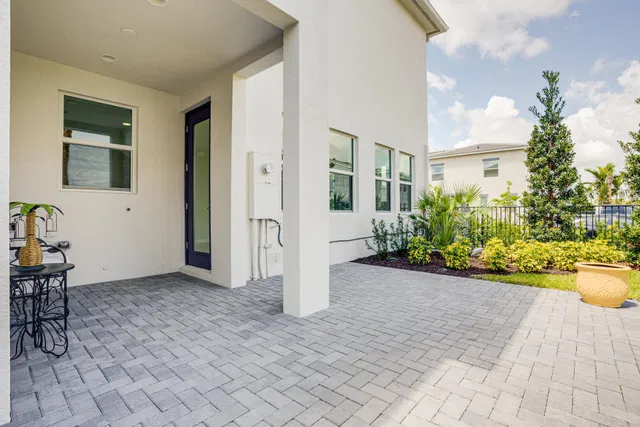  Residence photo 49