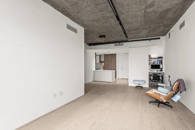 The Edge Unit 1104 photo 6