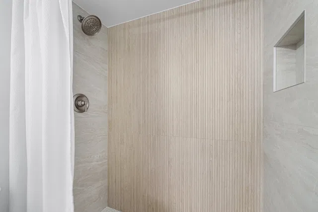 Unit 2080 photo 10