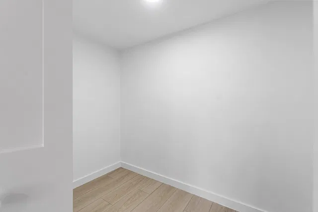 Unit 2080 photo 12