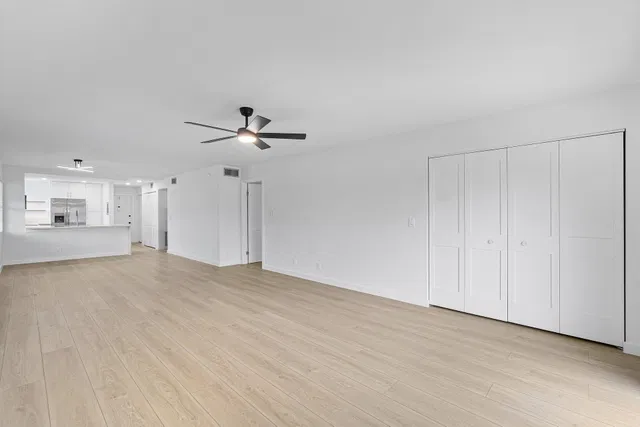 Unit 2080 photo 15