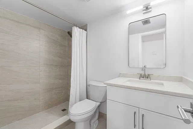 Unit 2080 photo 19