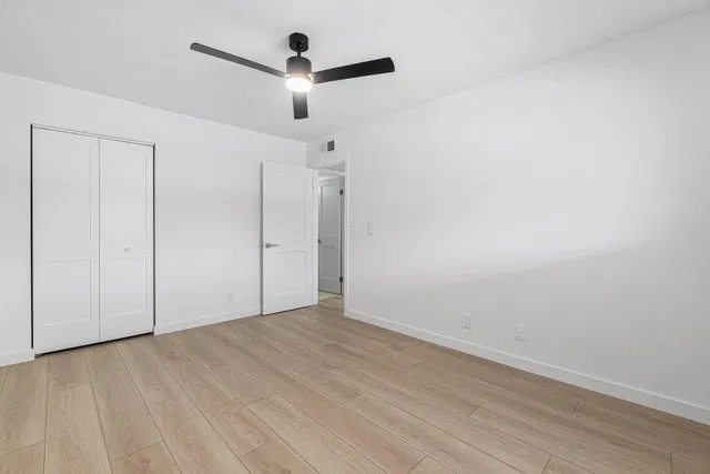 Unit 2080 photo 22