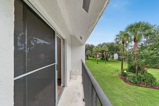 Unit 2080 photo 24