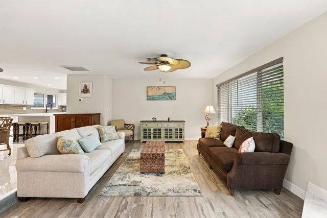 Residence photo 5
