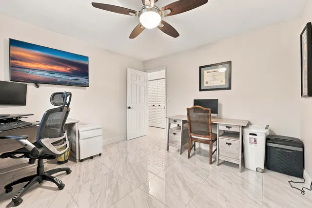 Residence photo 26