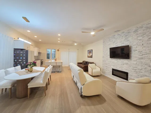 Residence photo 6