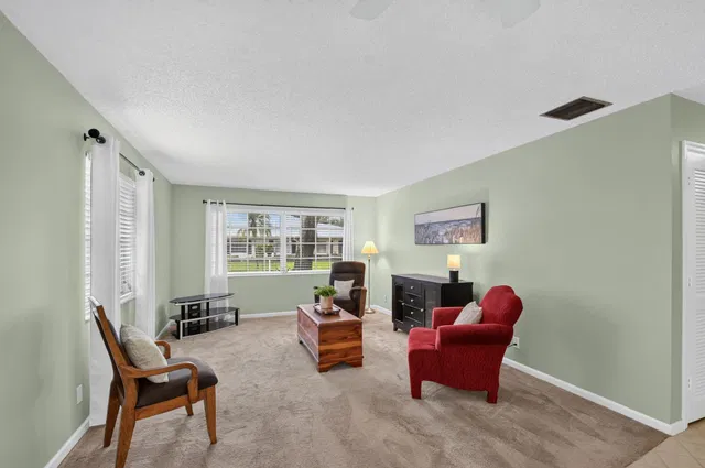  Residence photo 4
