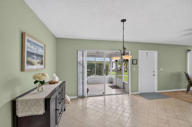 Residence photo 5