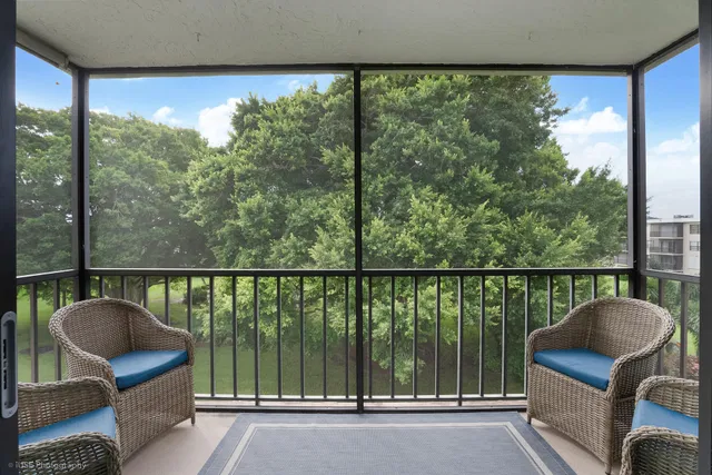  Residence photo 9
