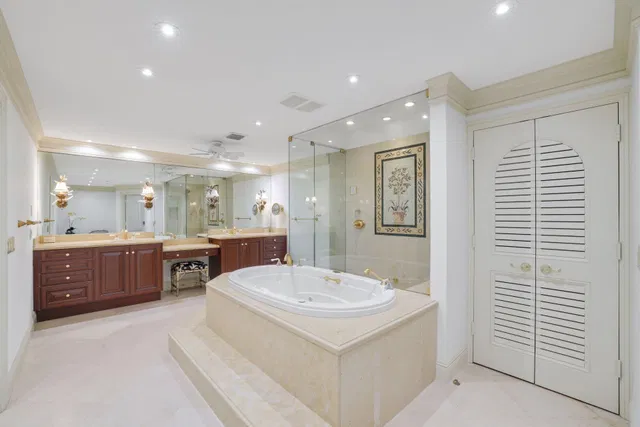  Unit 1502 photo 45