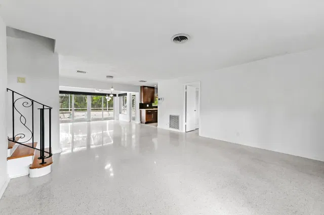  Residence photo 5