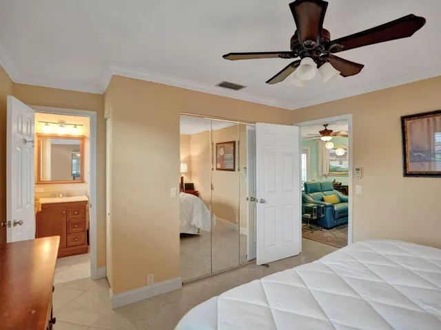 Residence photo 12