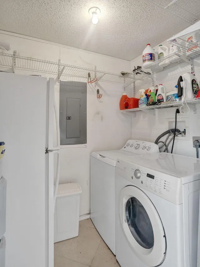Residence photo 32