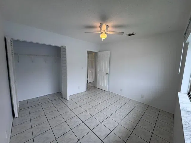 Unit 2 photo 12
