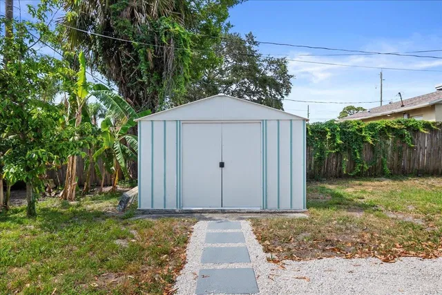  Residence photo 6