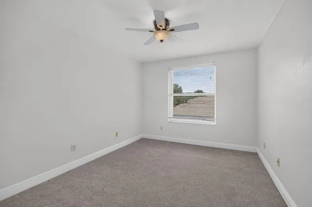 Residence photo 23