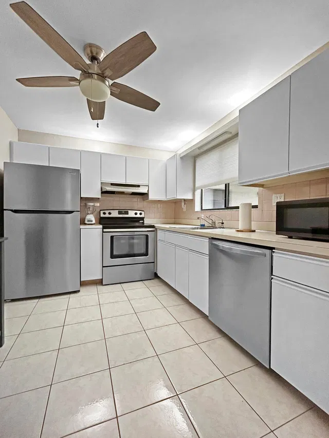  Unit 107 photo 5