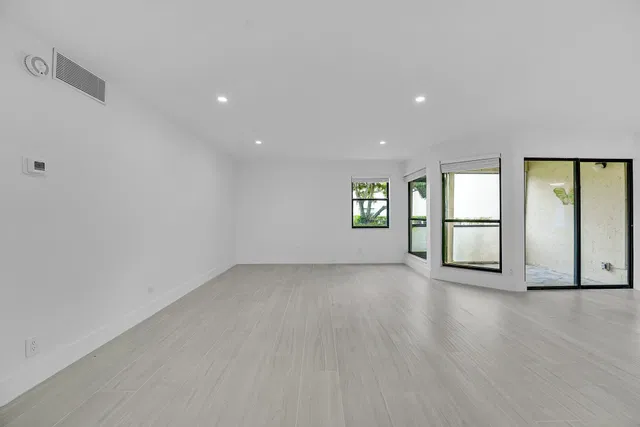 Residence photo 11