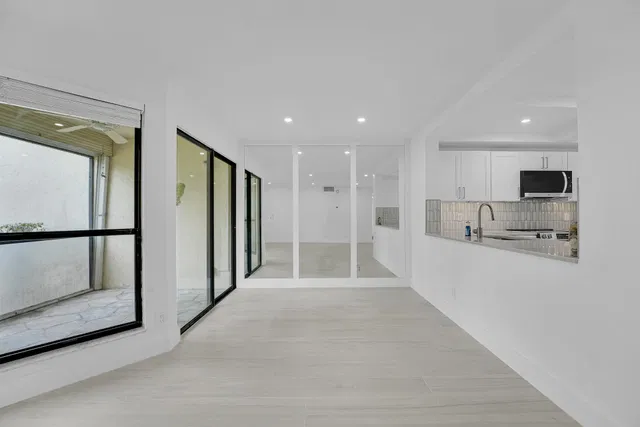 Residence photo 17