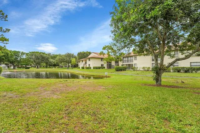 Residence photo 23