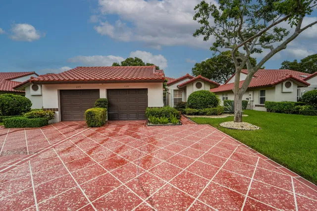 Residence photo 2