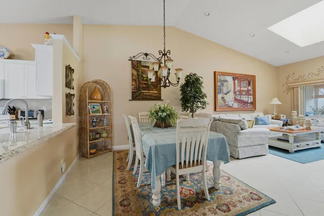Residence photo 6