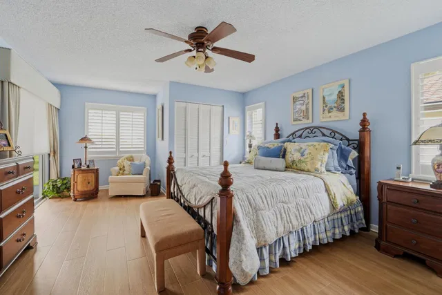 Residence photo 12