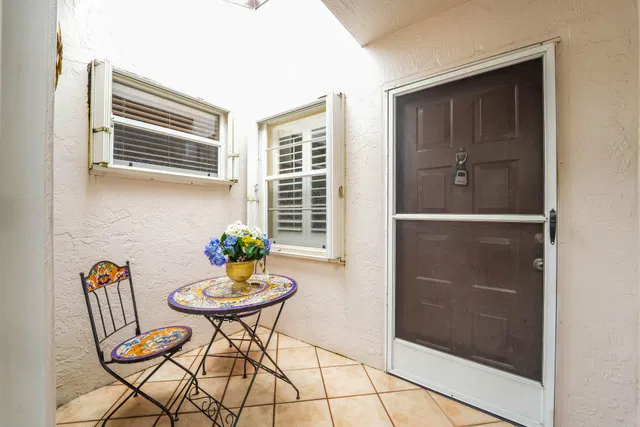 Residence photo 24