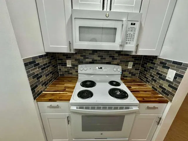 Residence photo 3