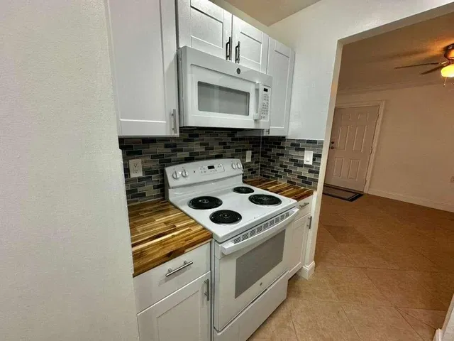 Residence photo 5