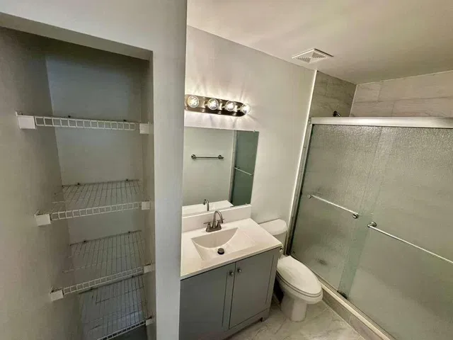 Residence photo 12