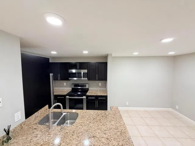 Residence photo 3