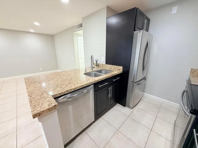 Residence photo 4