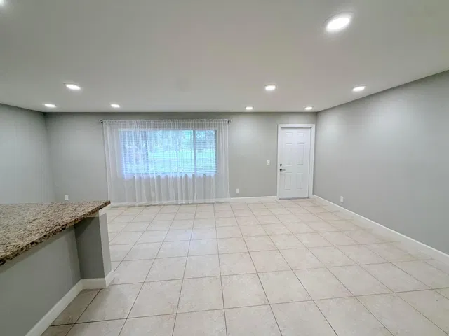 Residence photo 5