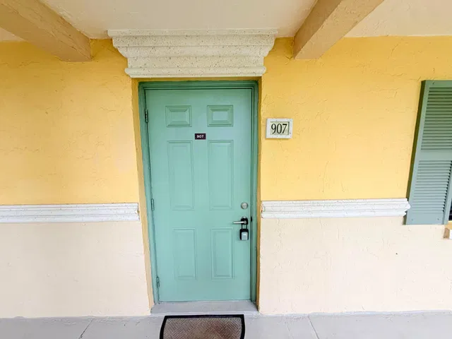 Residence photo 17