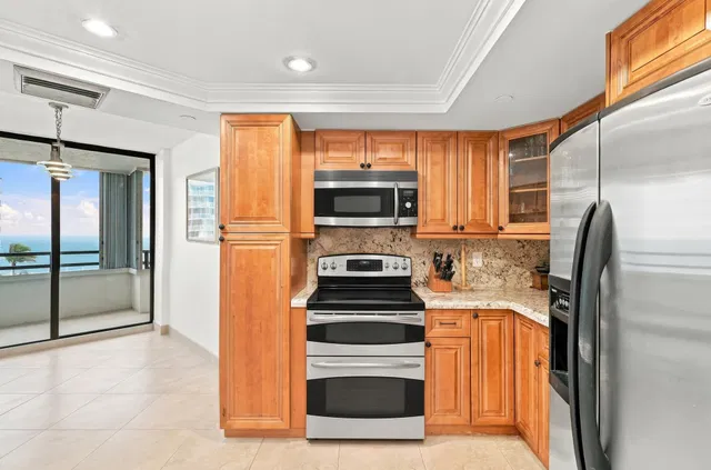 South Palm Beach Unit 506 photo 13