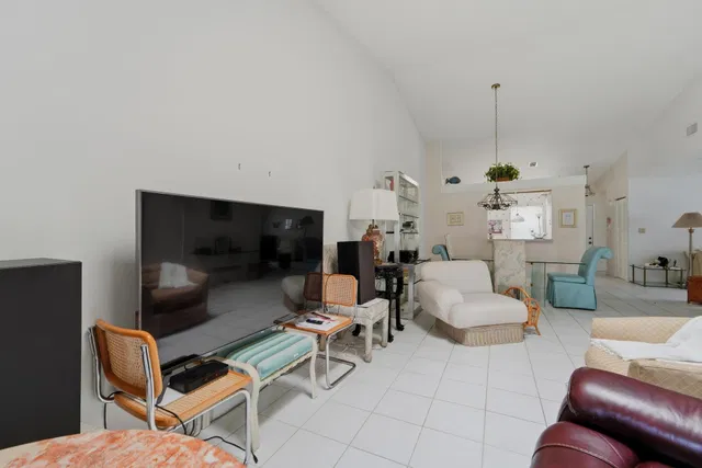 Residence photo 5